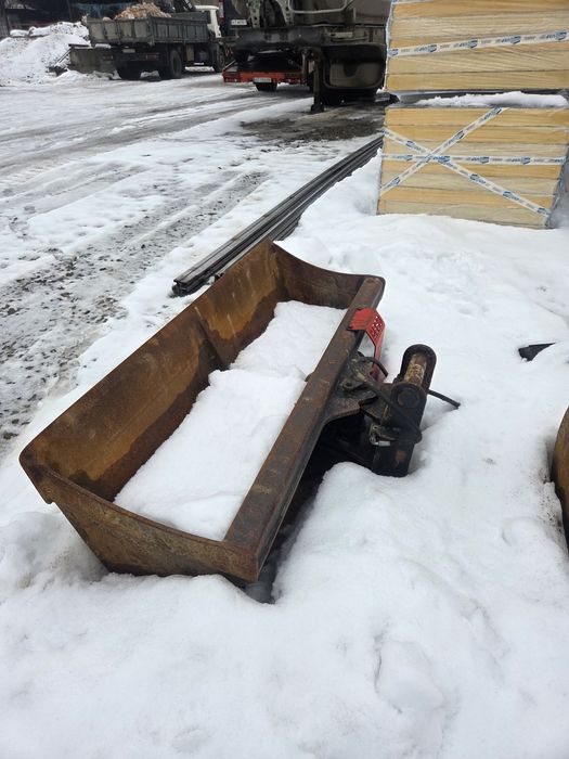 Продав ковш до мініекскаватора