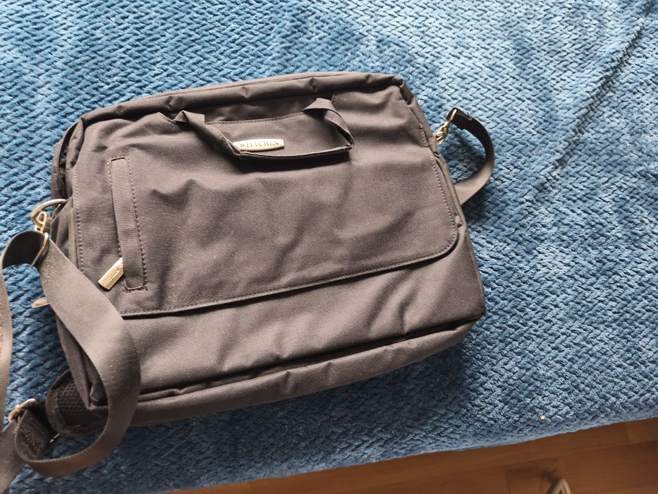 Oddam torbę na laptopa