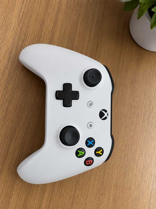Konsola XBOX One S + Kontroler