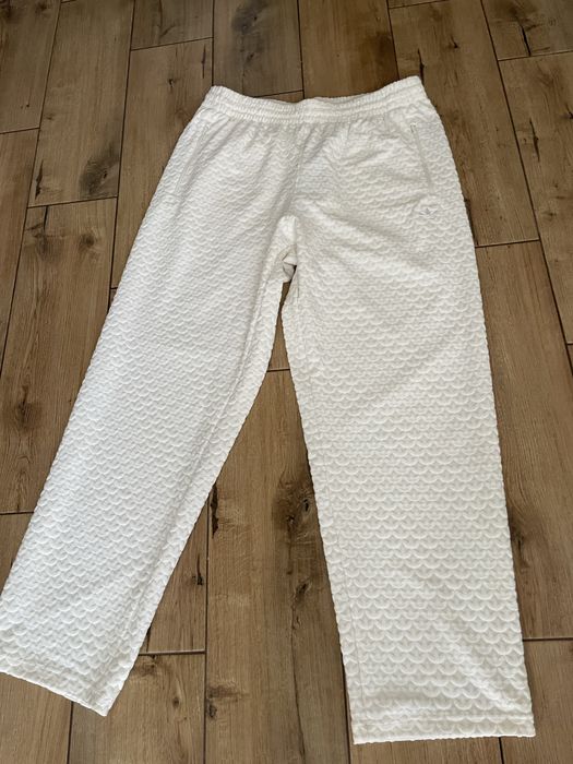 Білий косюм adidas monogram