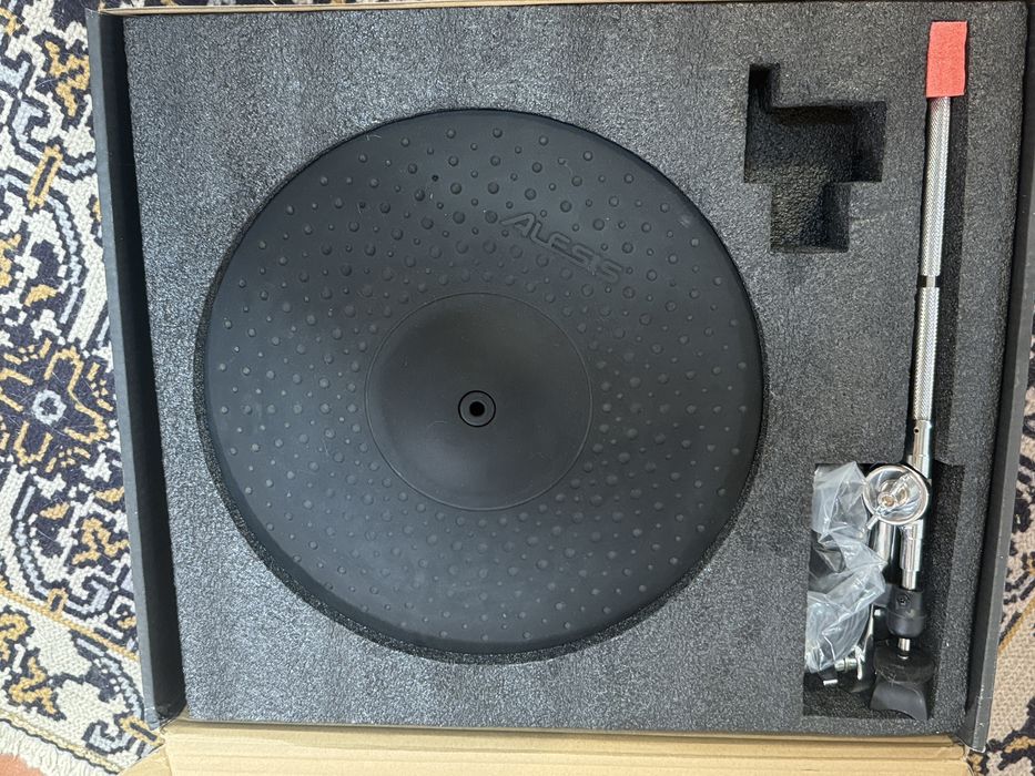 Crash Alesis Strike 14 pol con Hardware