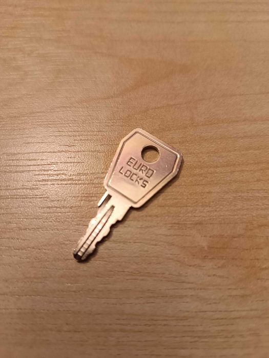Kluczyk do szachtu skrzynki na klatce Euro Lock 827