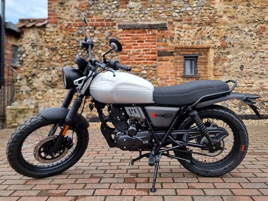 Mota Nova 125 - (apenas 1.280 km)