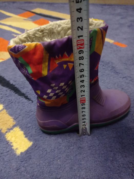 Продам резиновые сапожки на девочку
