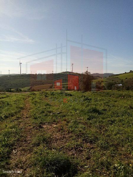 Terreno rustico 1,04800 ha — Venda Do Pinheiro E Santo Estêvão Das Galés, Lisboa