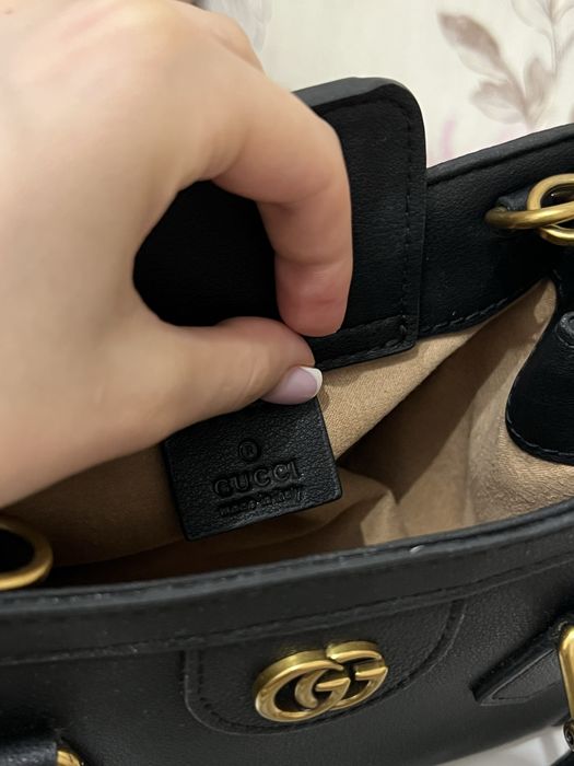 Сумка  Gucci є код