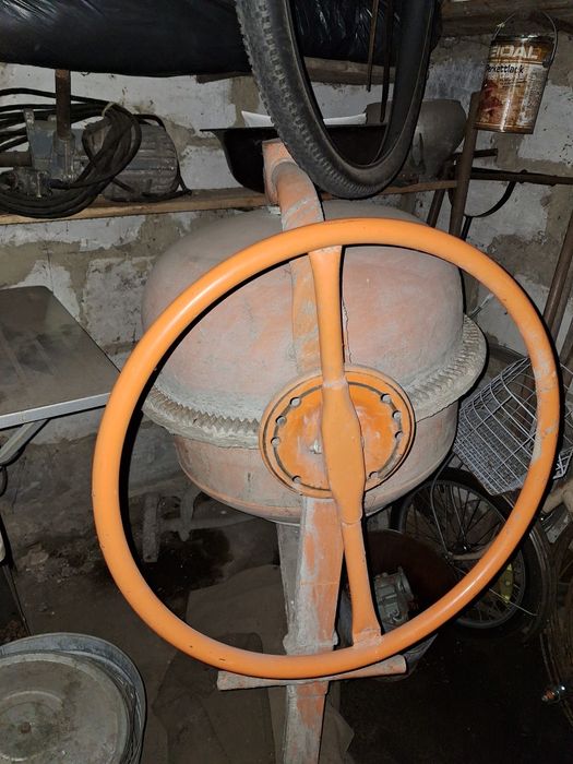 Бетономішалка Limex ~130 л — робоча, електрична