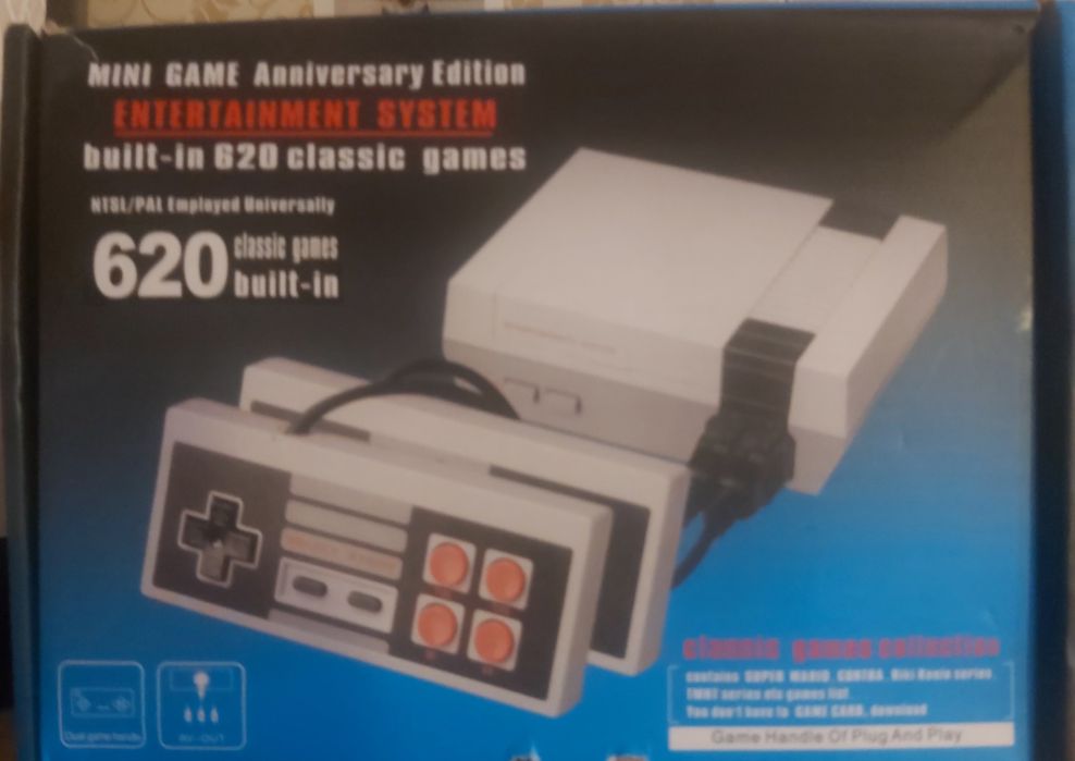 Mini Nes com 620 jogos.