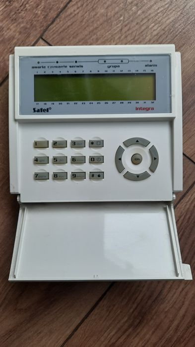 alarm Satel integra manipulator klawiatura
