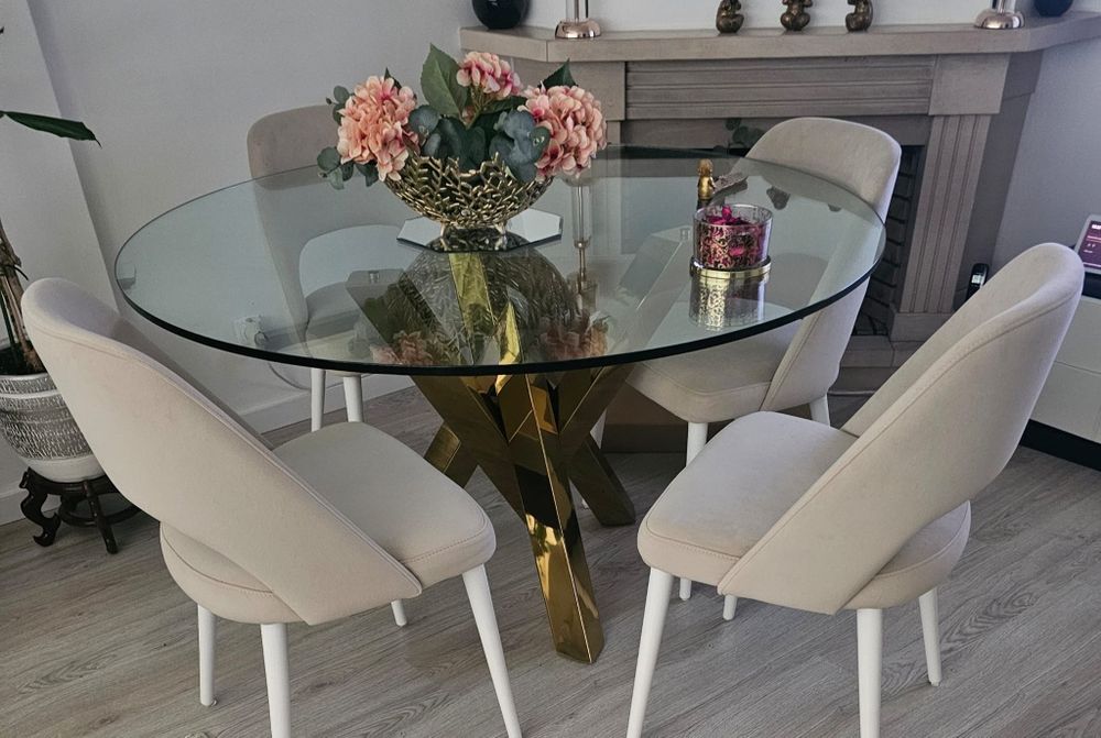 Mesa de Sala e Cadeiras