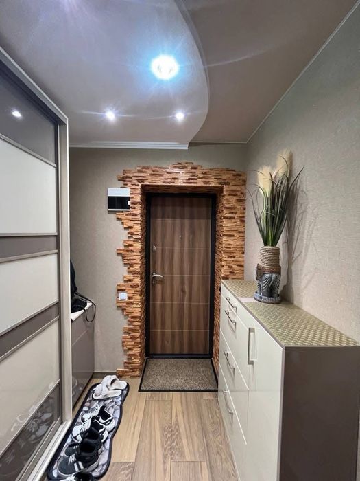 Продам трикімнатну квартиру з ремонтом Миколаївка