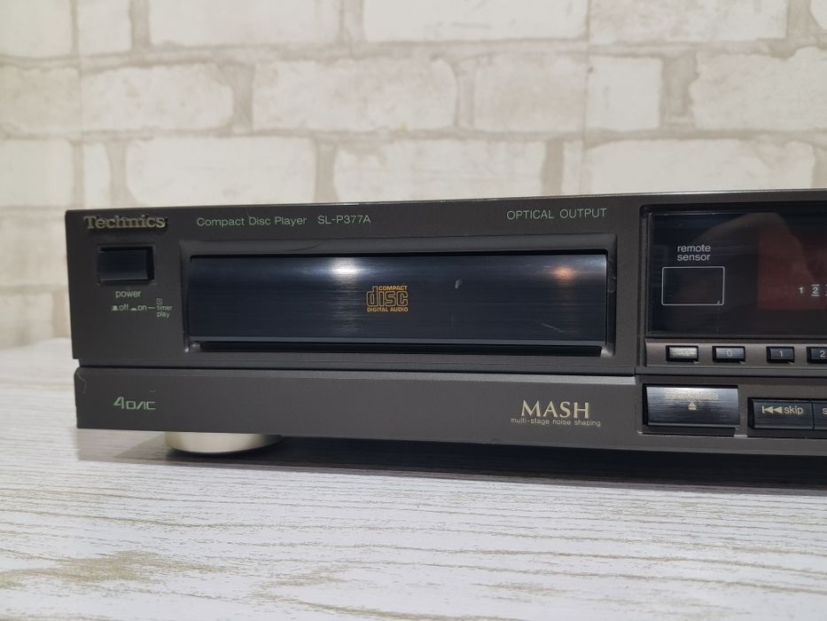 CD програвач Technics SL-P377,б/у з Німеччини