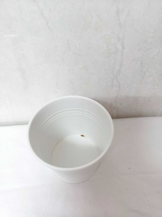IKEA | Vaso branco em metal