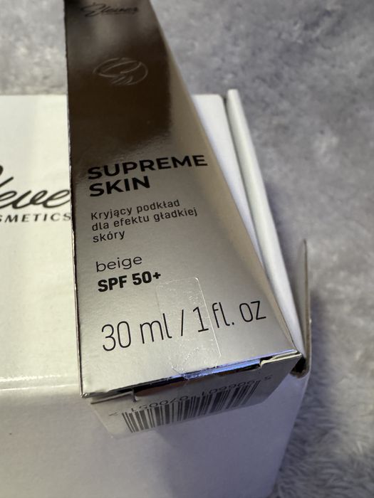 Elever Cosmetics Beige Porcelain podkład spf 50 blur twarzy