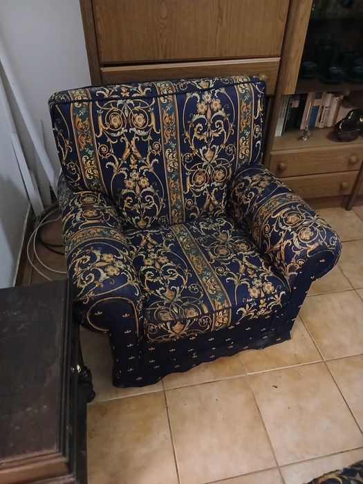 moveis e sofas e  candieiros