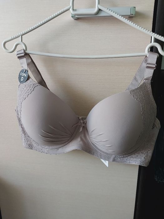Бюстгальтер  90-D Новий