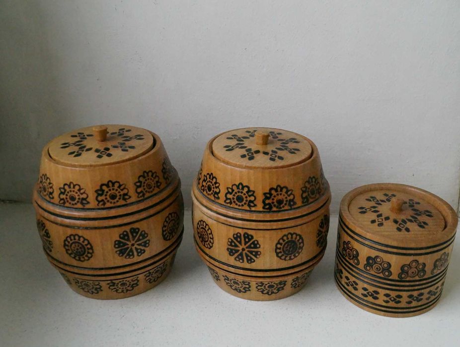 Вінтажні дерев'яні ємності баночки для спецій