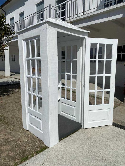 Cabine telefônica Decorativa.