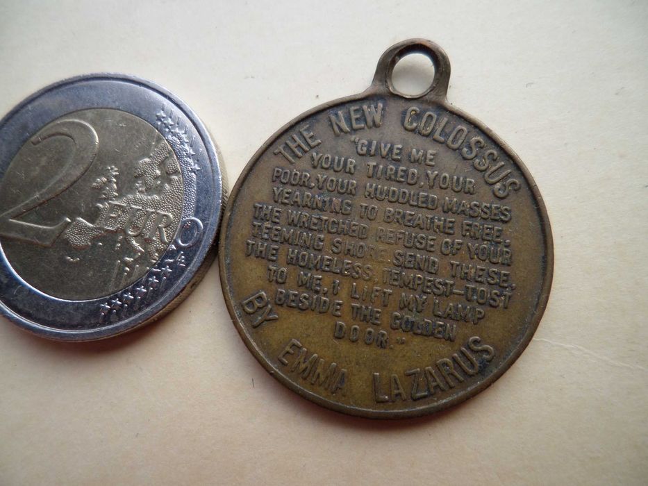 Medalha / Pendente  'Estátua da Liberdade'
