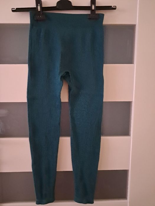 Legginsy prążkowane Zara