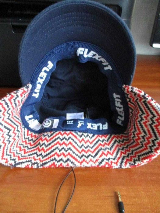 Кепка Кангоол Kangol с динамиками