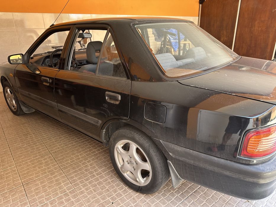 Mazda 323 1.3 a gasolina