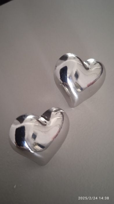 Продам сережки  у формі серця