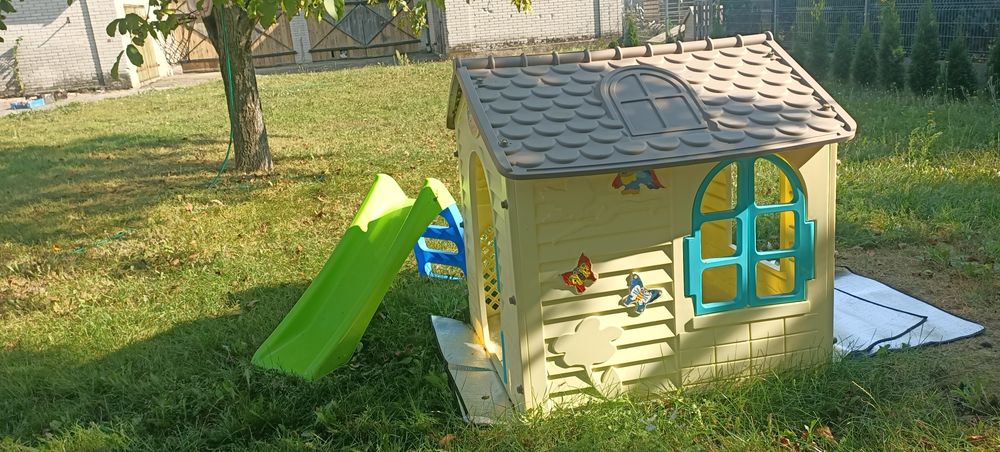 Domek ogrodowy dla dzieci + zjeżdżalnia