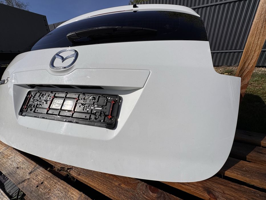 Ляда mazda 5 кришка багажника кляпа мазда 5