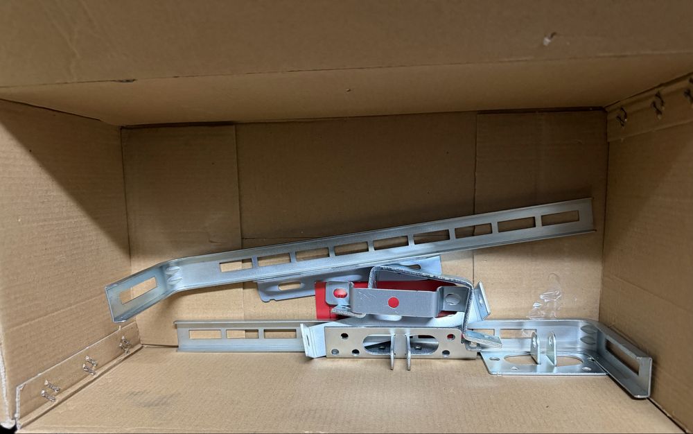 Calha para portão de garagem c/motor avariado