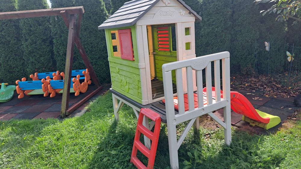 Plac zabaw huśtawki dla dzieci