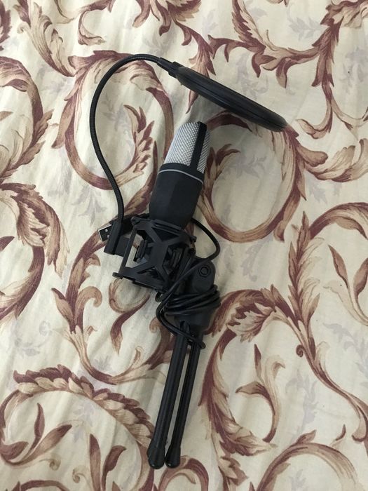 Продам студийный микрофон