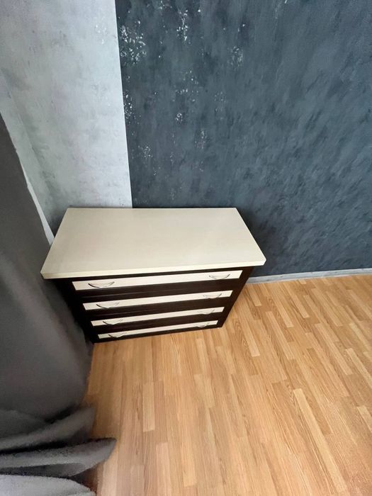 Продам комоди в хорошому стані