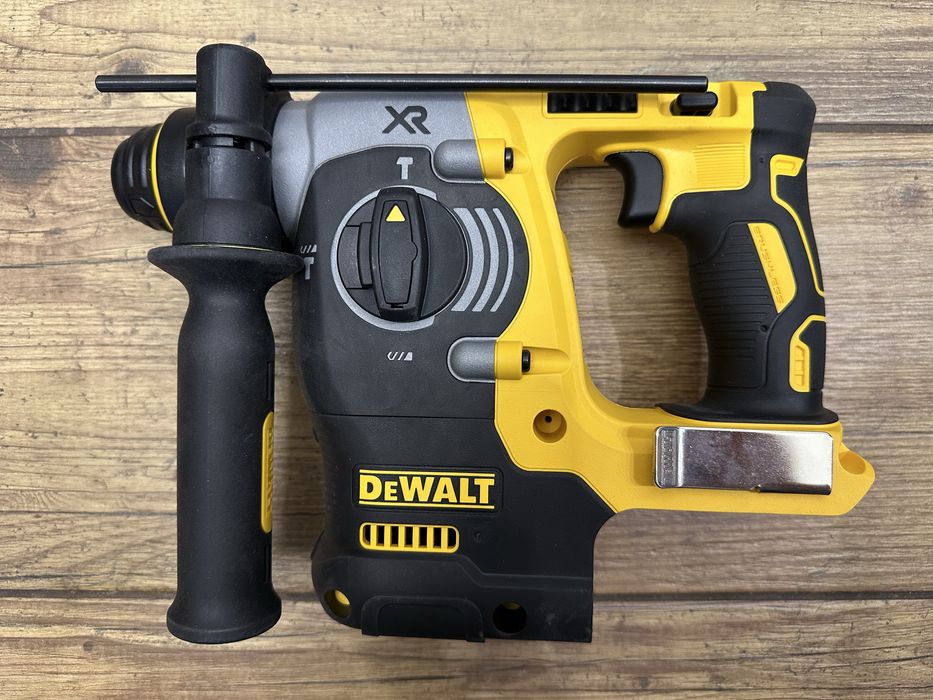 Młotowiertarka, młot udarowy 18V XR DeWalt DCH273 - 2024r.