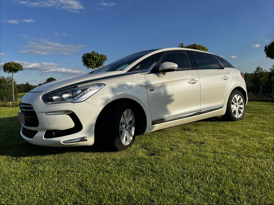 Citroen DS 5.  HYBRID 4 x 4