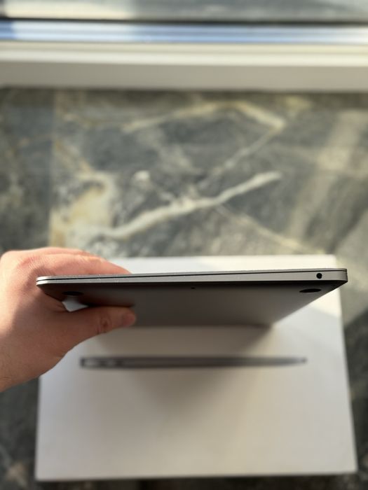 Macbook air 2019 8/128