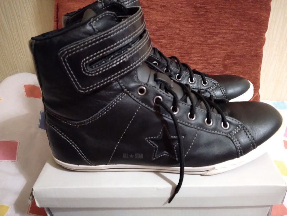 Buty oryginalne conversy czarne nowe ze skóry na wiosnę i jesień