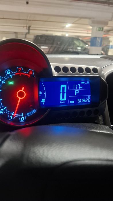 Chevrolet Aveo 1.4 16v automático 6 velocidades  2012