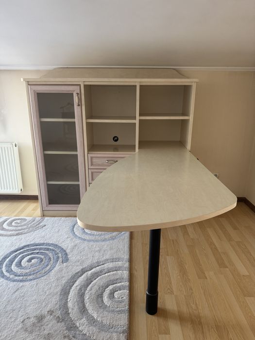 Меблі для спальні: Ліжко Шафа зі столом та тумбочка