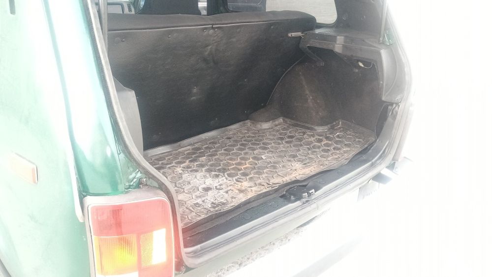 Позашляховик Нива в доглянутому стані