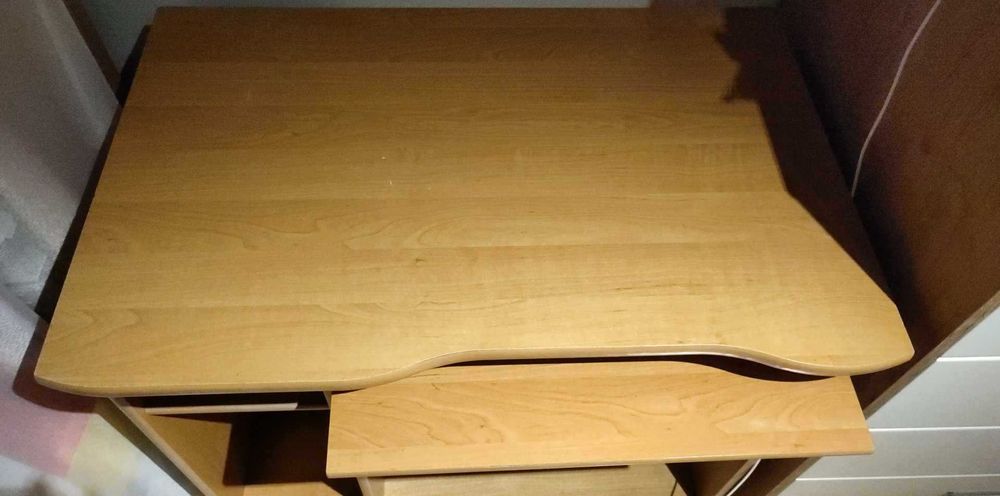 Komplet mebli biurowych lub do pokoju ucznia