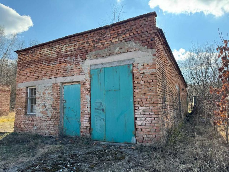 Оренда приміщень за адресою:  с.Брищі вул.Заводська, 15А