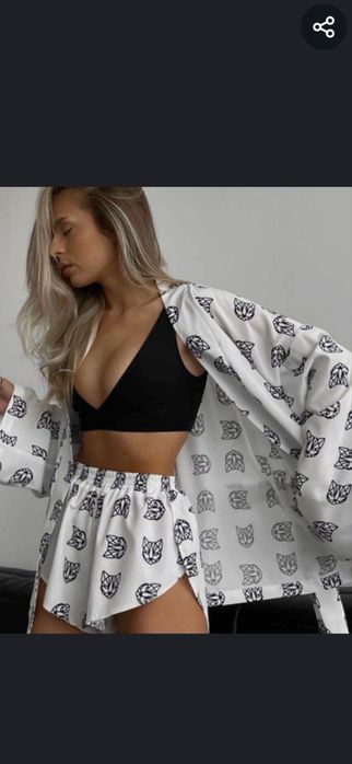 Жіночий костюм кімоно з шортами