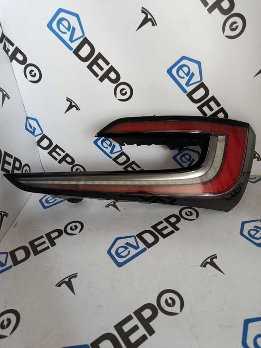 Ліхтар задній лівий \ правий крила tesla model 3 HighLand