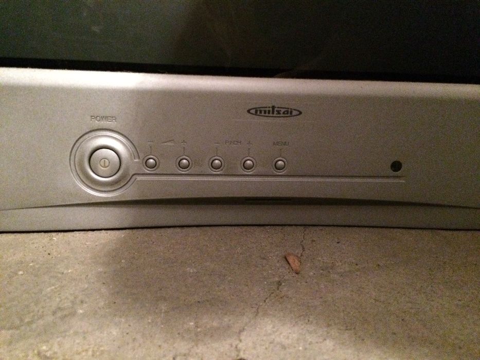 Televisão de Sala MITSAI 55cm