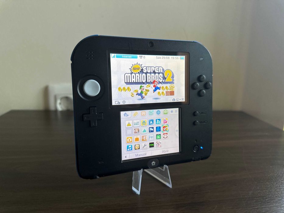 Nintendo 2DS Preta e Azul - Desbloqueada + Jogos
