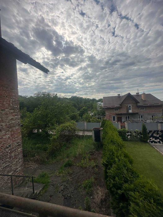 Продається  двоповерховий будинок у Львові в районі вул. Богданівська – Тракт Глинянський.