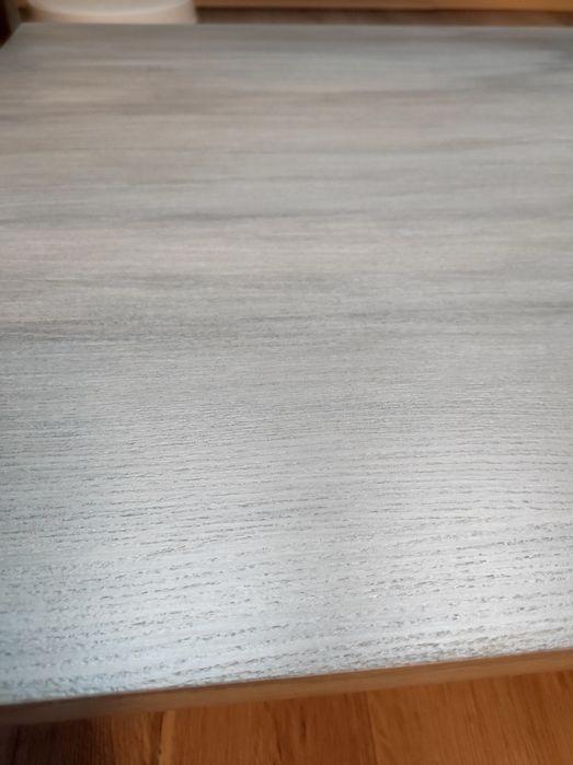 Stolik drewniany Ikea z szybą