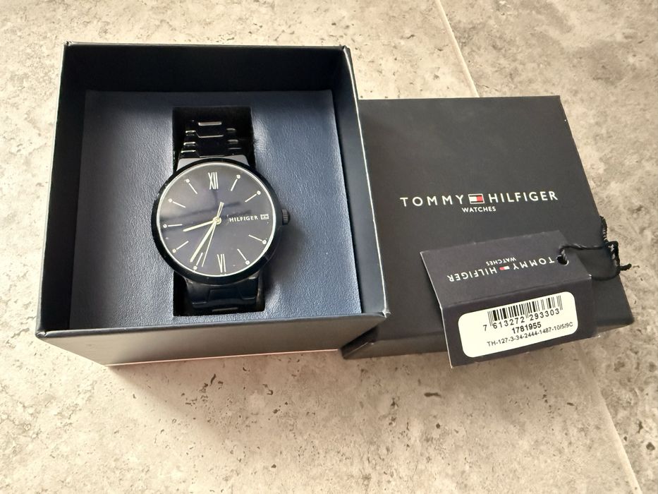 Tommy Hilfiger TH.271.3.34.2444 – granatowy zegarek na bransolecie – oryginalny