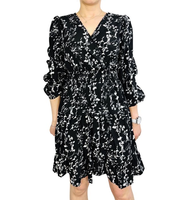 Czarna sukienka w drobne kwiaty M 38